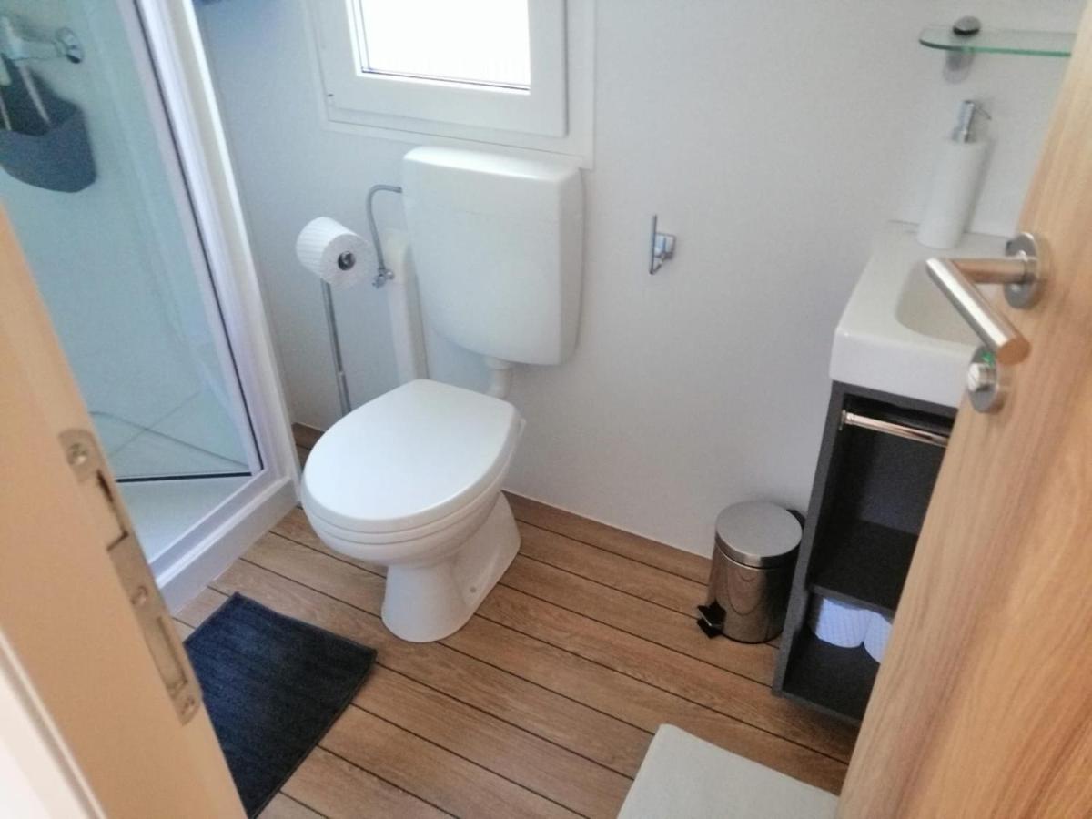 Kamp Mobile Kailani Nr 121, Porton Biondi *